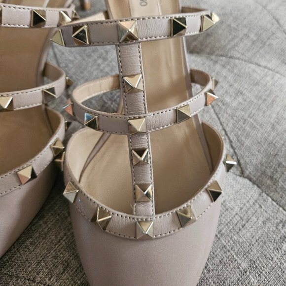 VALENTINO GARAVANI Rockstud Patent Leather Mules 50MM, size 38.5, color Poudre - Picture 6 of 12